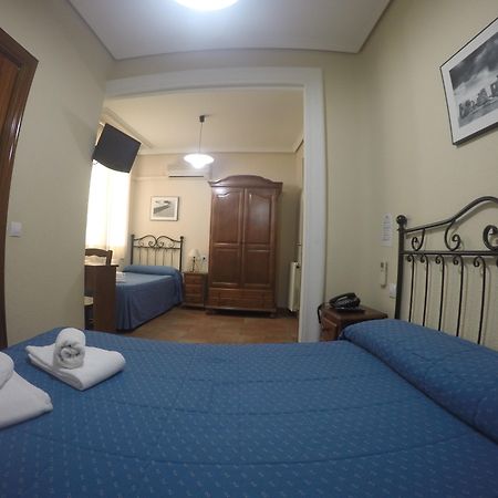 Hostal El Pilar Мадрид Экстерьер фото