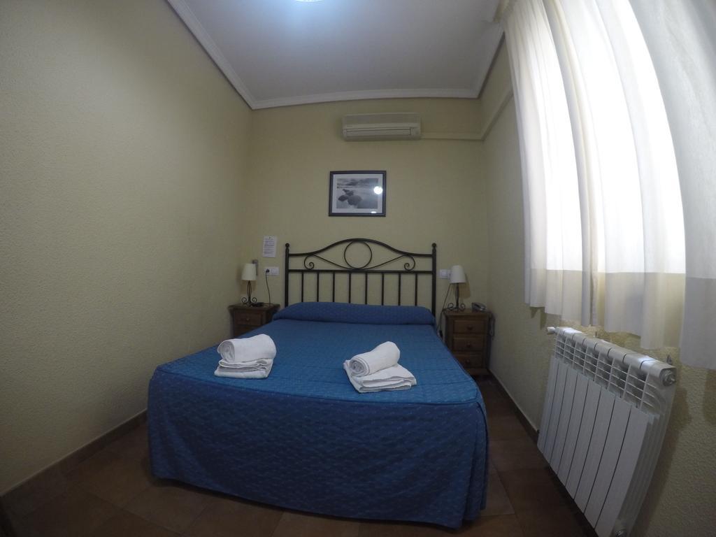 Hostal El Pilar Мадрид Экстерьер фото