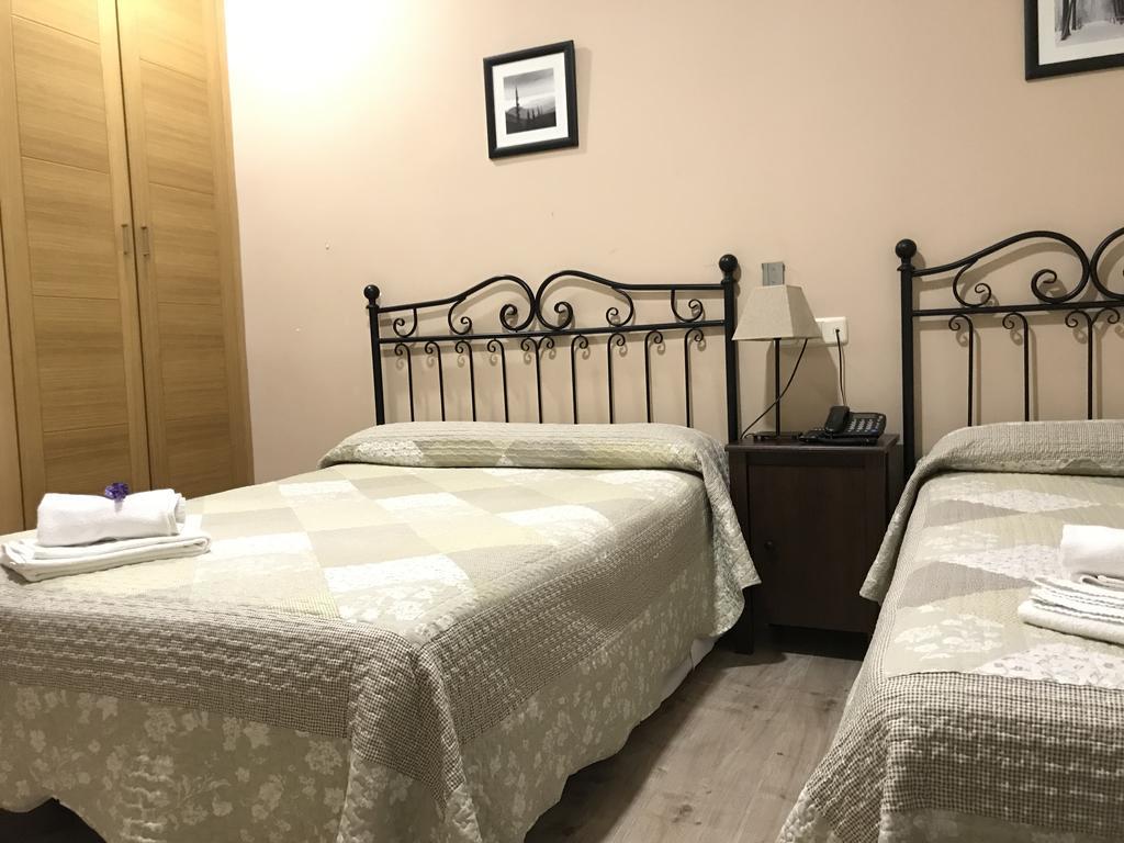 Hostal El Pilar Мадрид Экстерьер фото